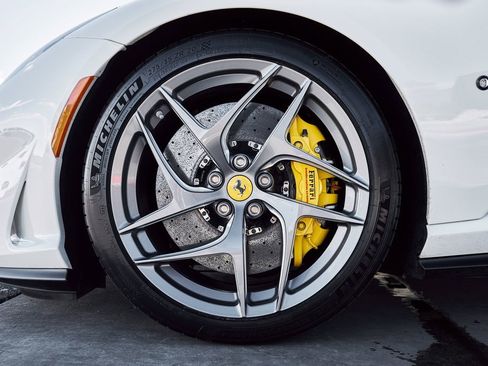 Used 2019 Ferrari 812 Superfast image 3