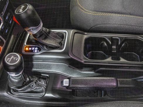 Used 2024 Jeep Wrangler Willys image 30