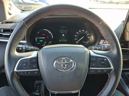 Used 2022 Toyota Sienna XSE w/ XSE Plus Package image 27