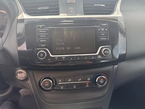 Used 2016 Nissan Sentra SV FWD image 19