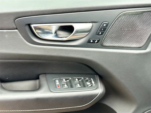 Used 2023 Volvo XC60 B5 Ultimate w/ Protection Package Premier image 19