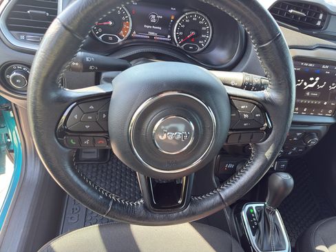 Used 2021 Jeep Renegade Latitude AWD/4WD image 16