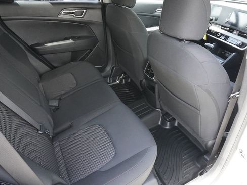Used 2023 Kia Sportage LX AWD/4WD image 26