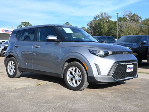 Used 2025 Kia Soul LX w/ LX Technology Package image 5