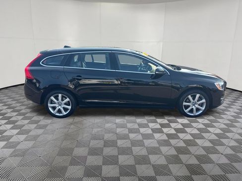 Used 2016 Volvo V60 T5 Premier w/ Convenience Package FWD image 6