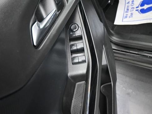 Used 2025 Chevrolet Equinox LT image 11