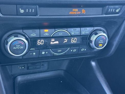 Used 2017 MAZDA MAZDA3 Touring image 18