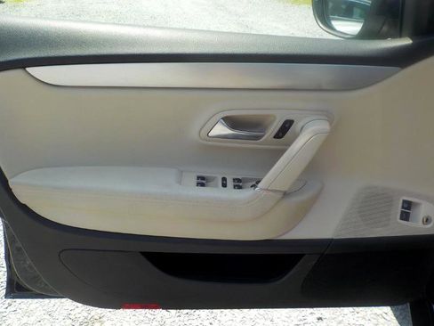 Used 2012 Volkswagen CC Lux image 9
