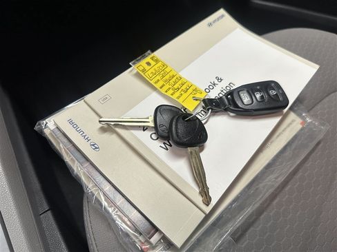 Used 2019 Hyundai Elantra SEL FWD image 23