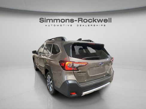 Used 2023 Subaru Outback Limited image 7