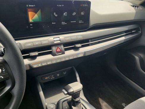 Used 2025 Kia K4 FWD image 27