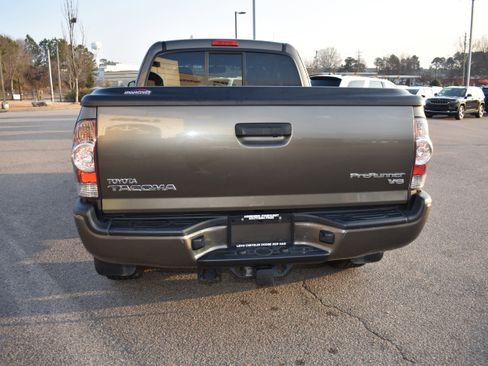 Used 2011 Toyota Tacoma PreRunner w/ TRD Sport Pkg image 8