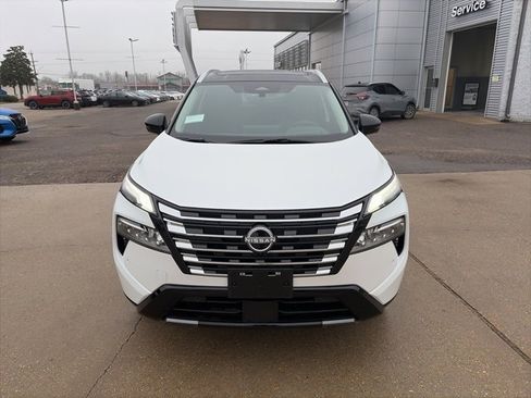 New 2026 Nissan Rogue Platinum image 9