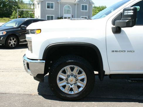 Used 2024 Chevrolet Silverado 2500 LT w/ Convenience Package AWD/4WD image 14