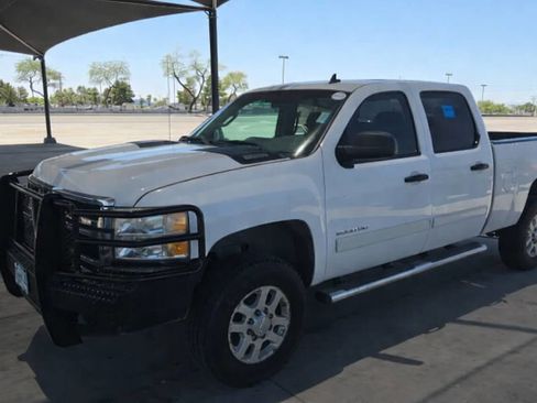Used 2014 Chevrolet Silverado 2500 LT w/ Interior Plus Package AWD/4WD image 1