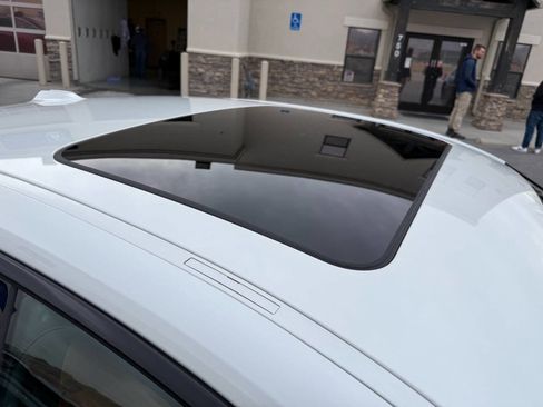 Used 2023 BMW i4 eDrive40 w/ Premium Package image 8