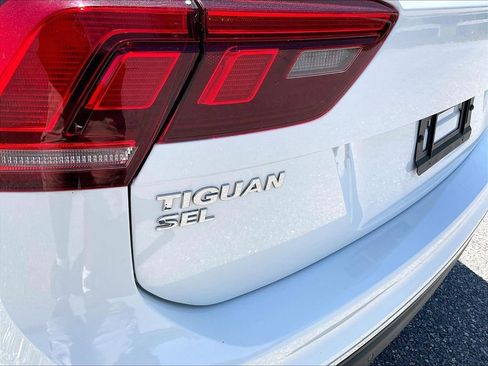 Used 2020 Volkswagen Tiguan SEL AWD/4WD image 29
