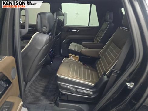 Used 2025 GMC Yukon Denali Ultimate image 8