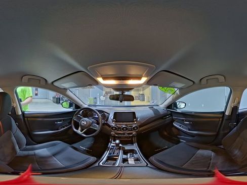 Used 2024 Nissan Sentra SR FWD image 17