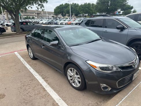 Used 2014 Toyota Avalon XLE Premium FWD image 2
