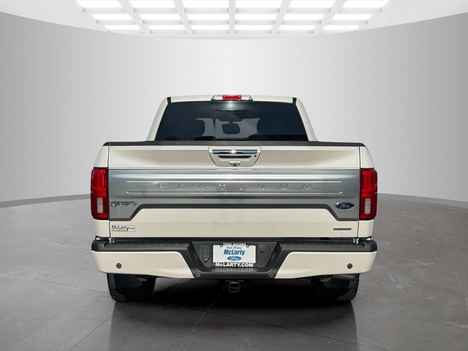 Used 2019 Ford F150 Platinum w/ Equipment Group 701A Luxury AWD/4WD image 4