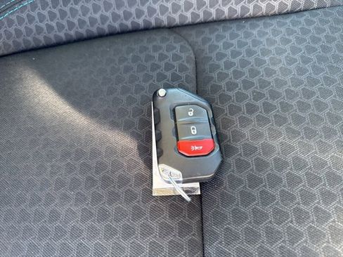 Used 2024 Jeep Wrangler Unlimited Rubicon 4xe image 5