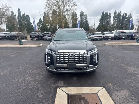 Used 2024 Hyundai Palisade Calligraphy image 2