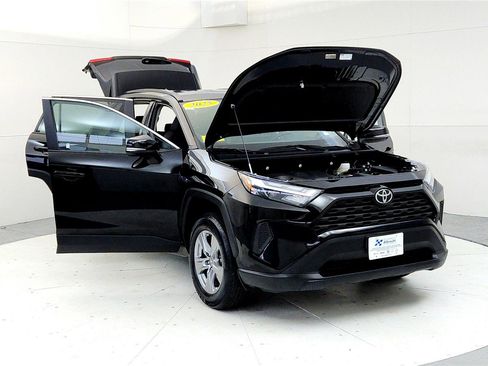 Certified 2025 Toyota RAV4 XLE AWD/4WD image 9
