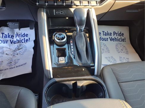 Used 2024 Chevrolet Colorado ZR2 w/ ZR2 Convenience Package III image 13