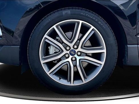 Used 2019 Ford Edge Titanium AWD/4WD image 34