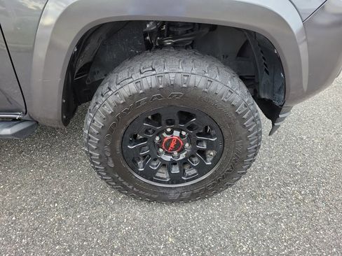 Used 2022 Toyota Tacoma SR5 image 6