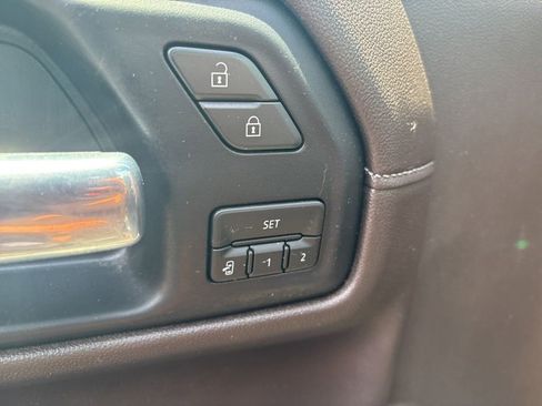 Used 2021 Chevrolet Silverado 1500 LTZ w/ LTZ Premium Package AWD/4WD image 27
