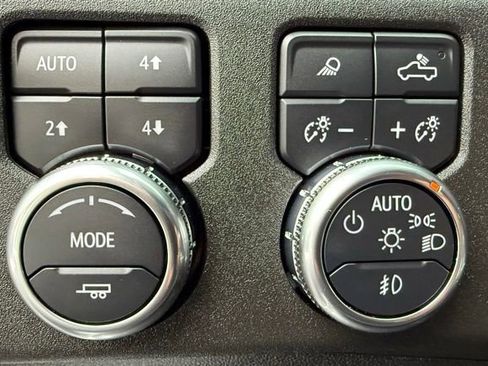 Used 2024 GMC Sierra 2500 SLT w/ SLT Premium Package image 44