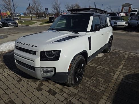 Used 2023 Land Rover Defender 110 S image 1