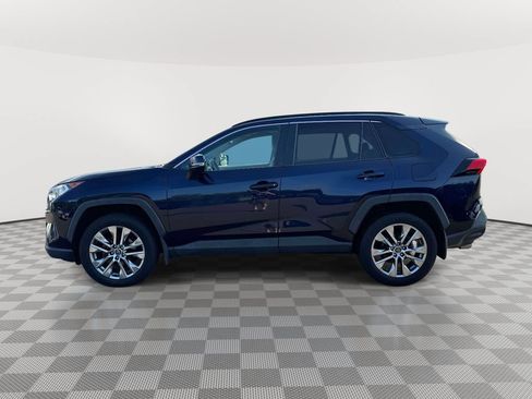 Used 2021 Toyota RAV4 XLE Premium AWD/4WD image 4