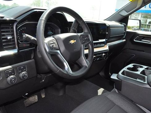 Used 2023 Chevrolet Silverado 1500 LT w/ Protection Package AWD/4WD image 9