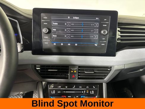 Used 2025 Volkswagen Jetta SE w/ Sunroof Package FWD image 15