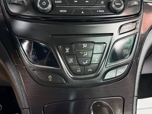 Used 2015 Buick Regal Premium FWD image 40