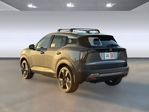 Used 2026 Nissan Kicks SR w/ Cold Weather Package AWD/4WD image 5
