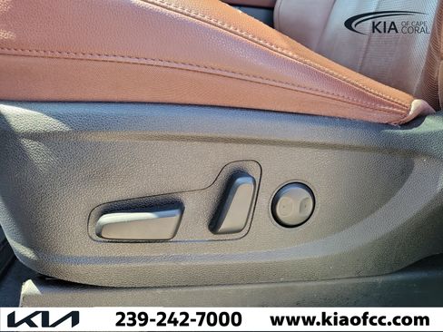 Certified 2024 Kia Telluride EX w/ EX Captain's Chair Package FWD image 26