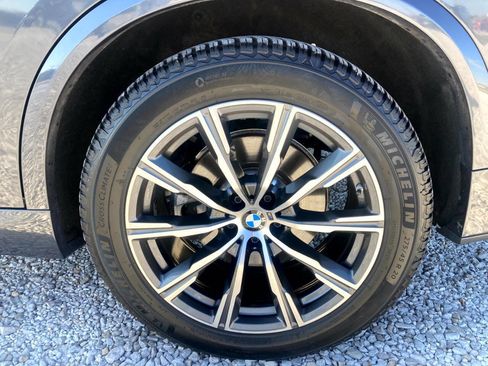 Used 2022 BMW X5 xDrive40i w/ M Sport Package image 22