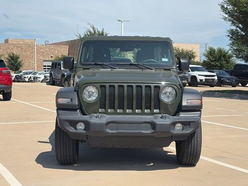 Used 2022 Jeep Wrangler Unlimited Sport AWD/4WD image 2