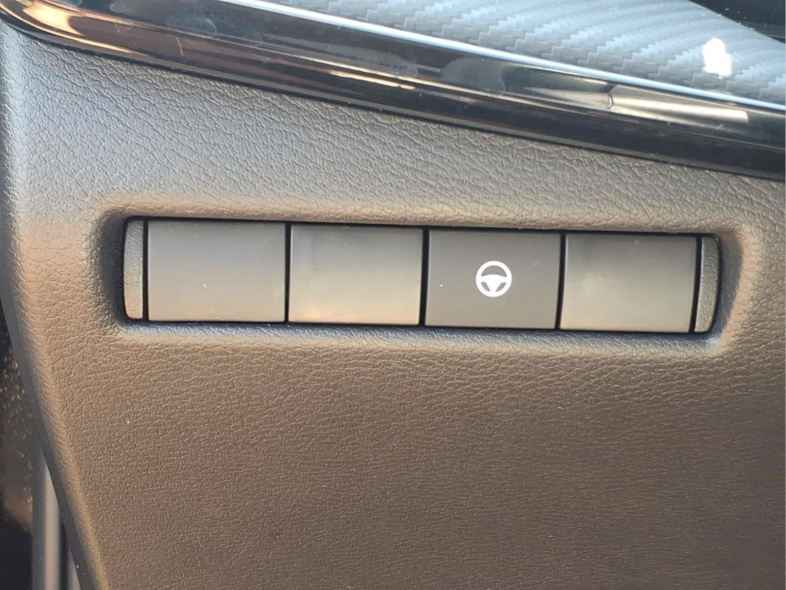 Used 2026 Nissan Kicks SR AWD/4WD image 19