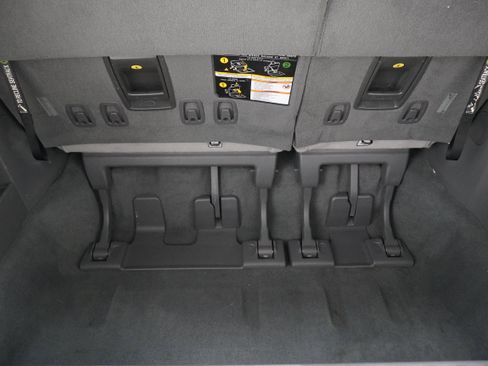 Used 2020 Toyota Sienna L image 22