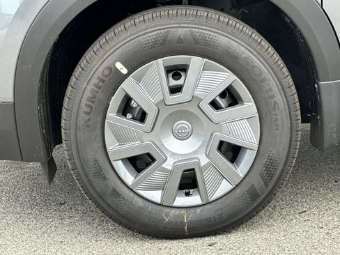 New 2026 Nissan Kicks S image 23