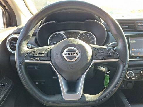 Used 2022 Nissan Versa S image 19