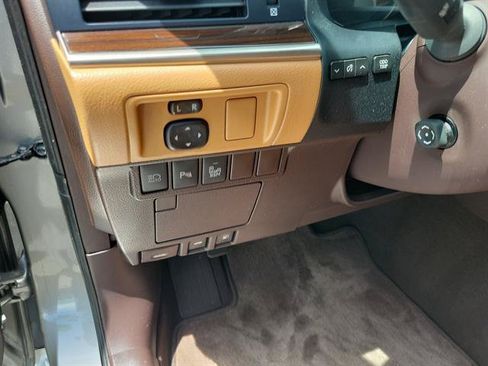 Used 2016 Lexus ES 350 w/ Luxury Package w/Wood Trim FWD image 38