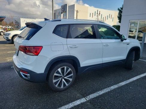 Used 2023 Volkswagen Taos SE image 6