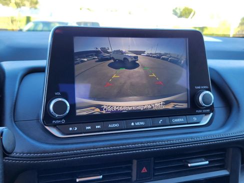 Used 2023 Nissan Rogue SV FWD image 24