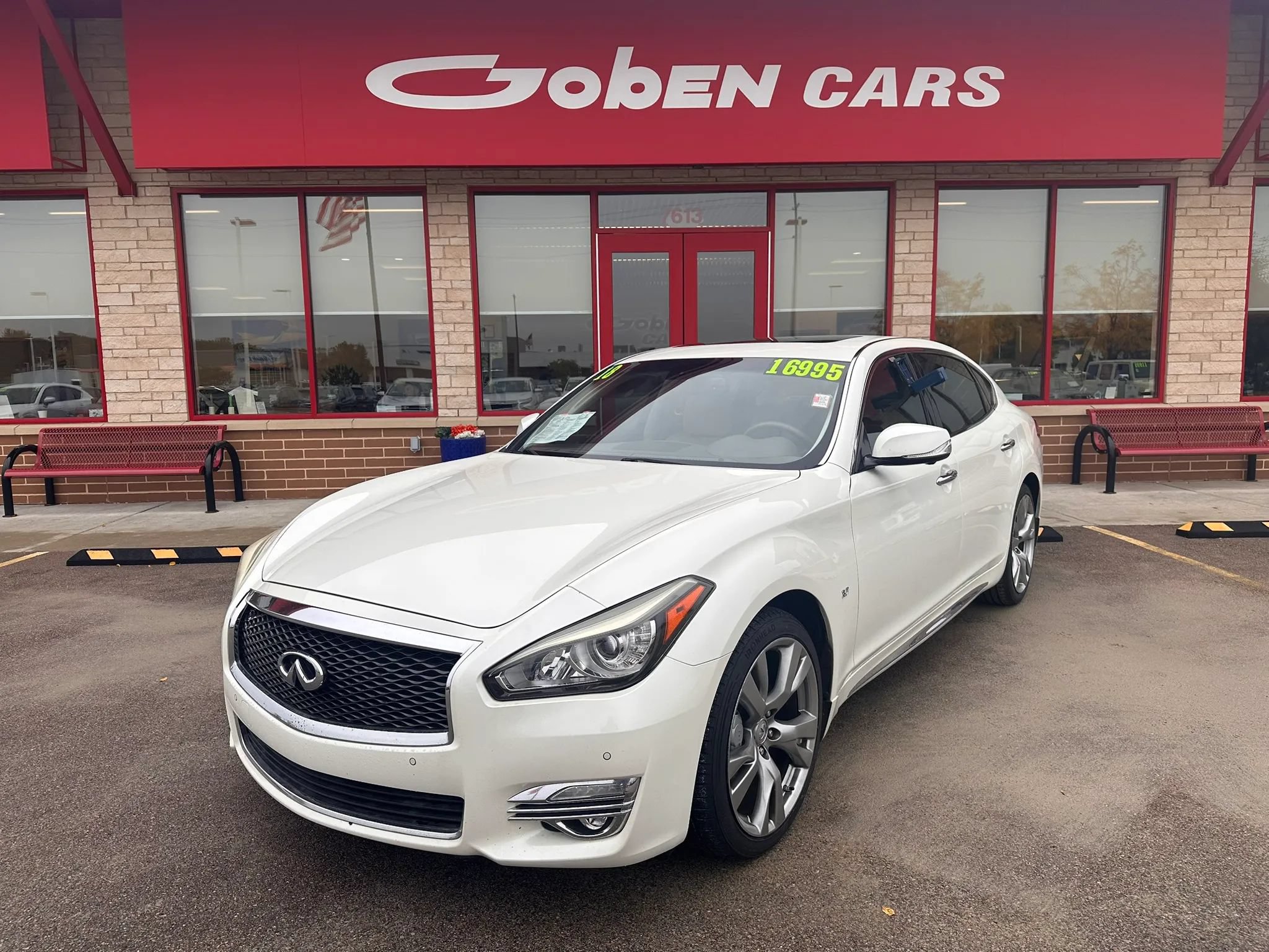 Used 2018 INFINITI Q70 L 3.7 RWD image 1